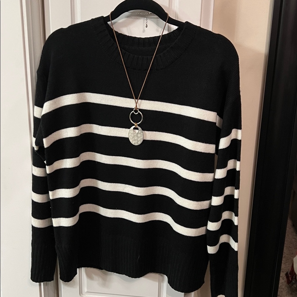 Casual pullover sweater!